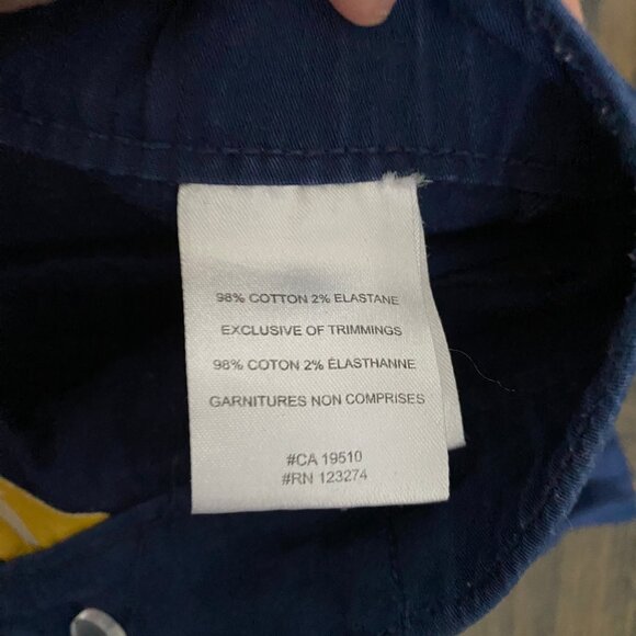 Lolë Casual Shorts with pockets - Picture 5 of 8